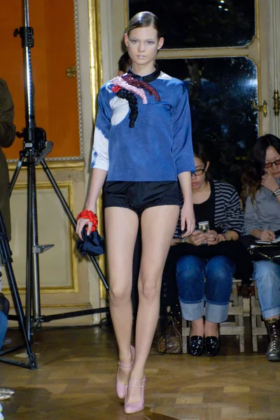 Look 32